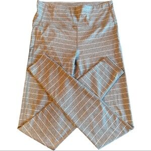 Athleta Leggings Women's Size Medium Grey and White Stripped